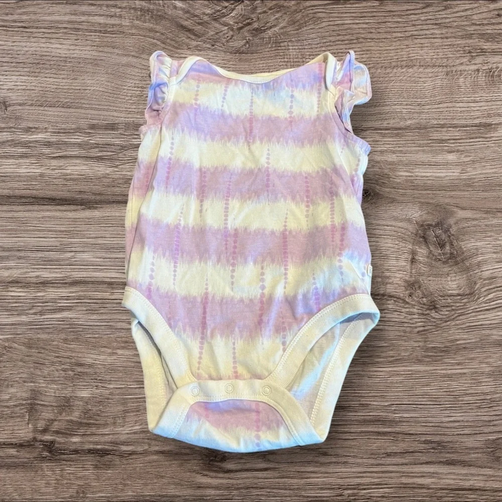 Baby Gap Girls Outfits Onesie Bloomer Size 18-24 months. Lot of 2. Purple
